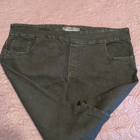 Reitmans jeans size 18 petite - Picture 2 of 3